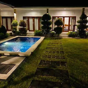 Pintu Biru Villa
